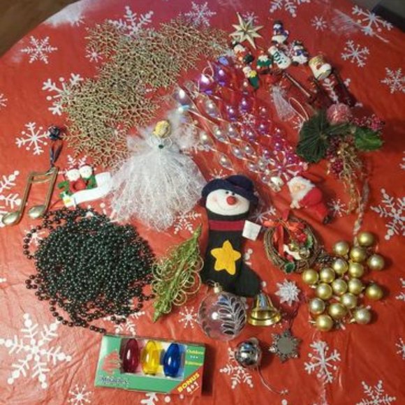 Assorted Xmas ornaments and decorations - Picture 1 of 6